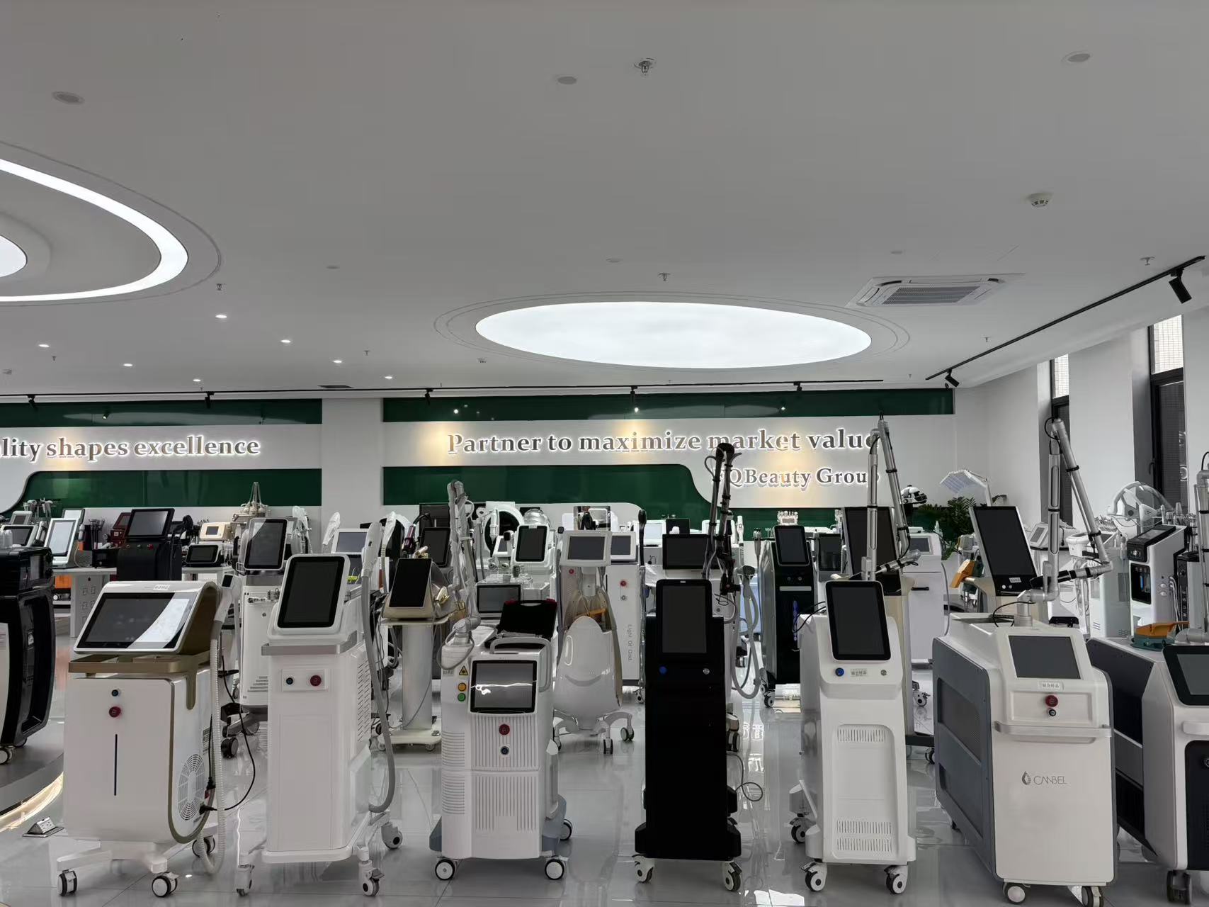 FUTAI BEAUTY showroom equipment display